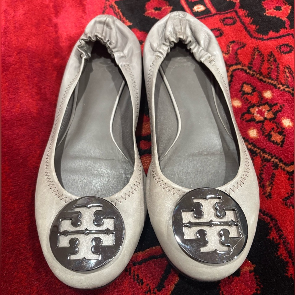 Tory Burch Flats - Light Gray